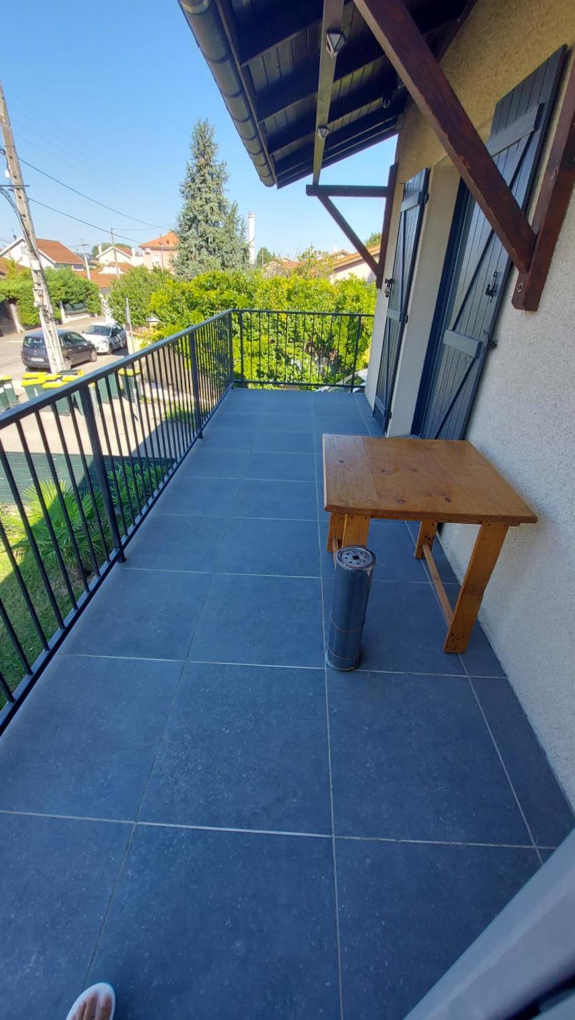 K&N - Maison A Partager Avec D'Autres Voyageurs - Chambre Privee - Jardin - Balcon Vaulx-en-Velin Luaran gambar